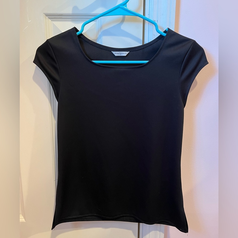 Junior’s Formal Black cap-sleeve blouse